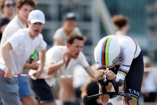 As it happened: Golden Grace Brown ends career taking rainbow jersey with victory in Zurich