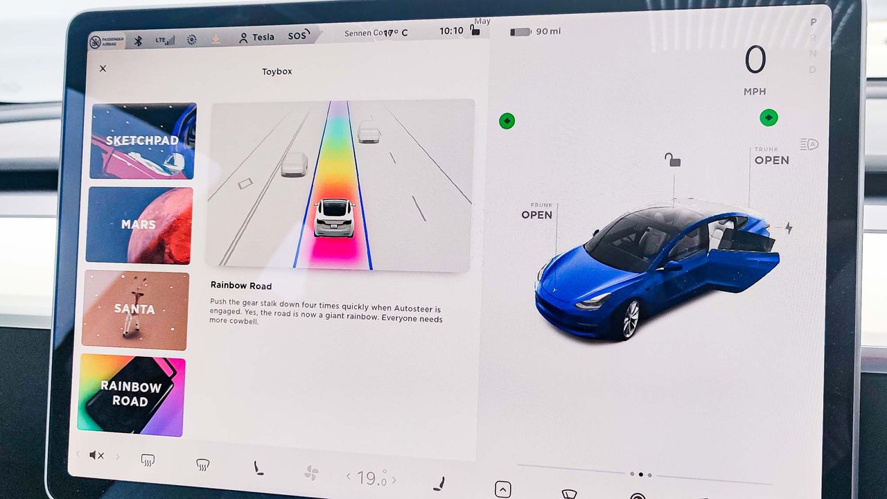 Tesla Model 3 dash display