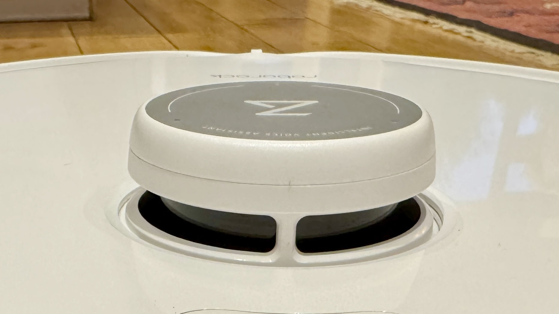 The LiDAR puck on the Roborock Qrevo Curv robot vacuum