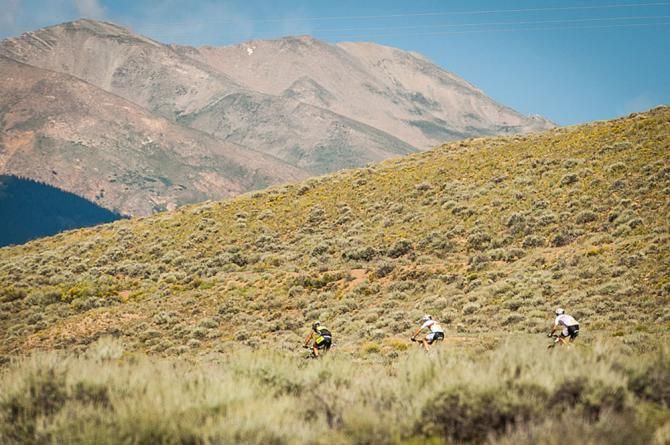 With a scenic view, Alban Lakata (Topeak-Ergon) Christoph Sauser (Specialized), and Todd Wells (Specialized) make their way back to the Pipeline on the return to Leadville.