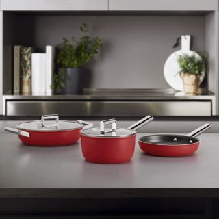 Smeg Cookware Range in red