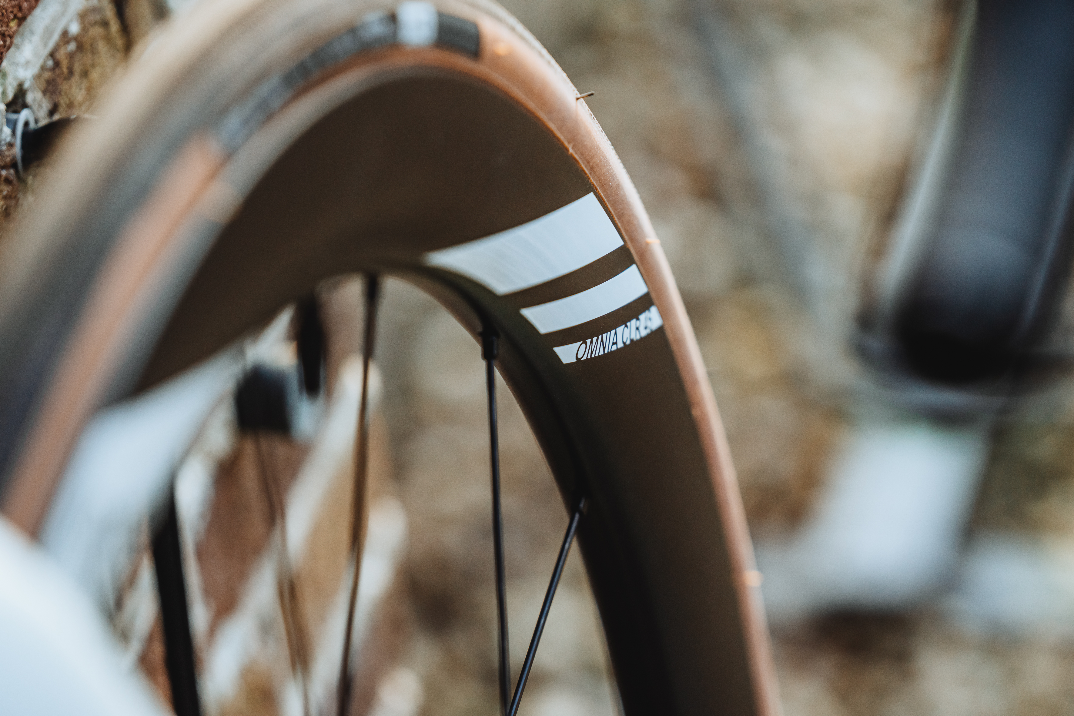 Image shows Ere Research Omnia CLR45 wheels.