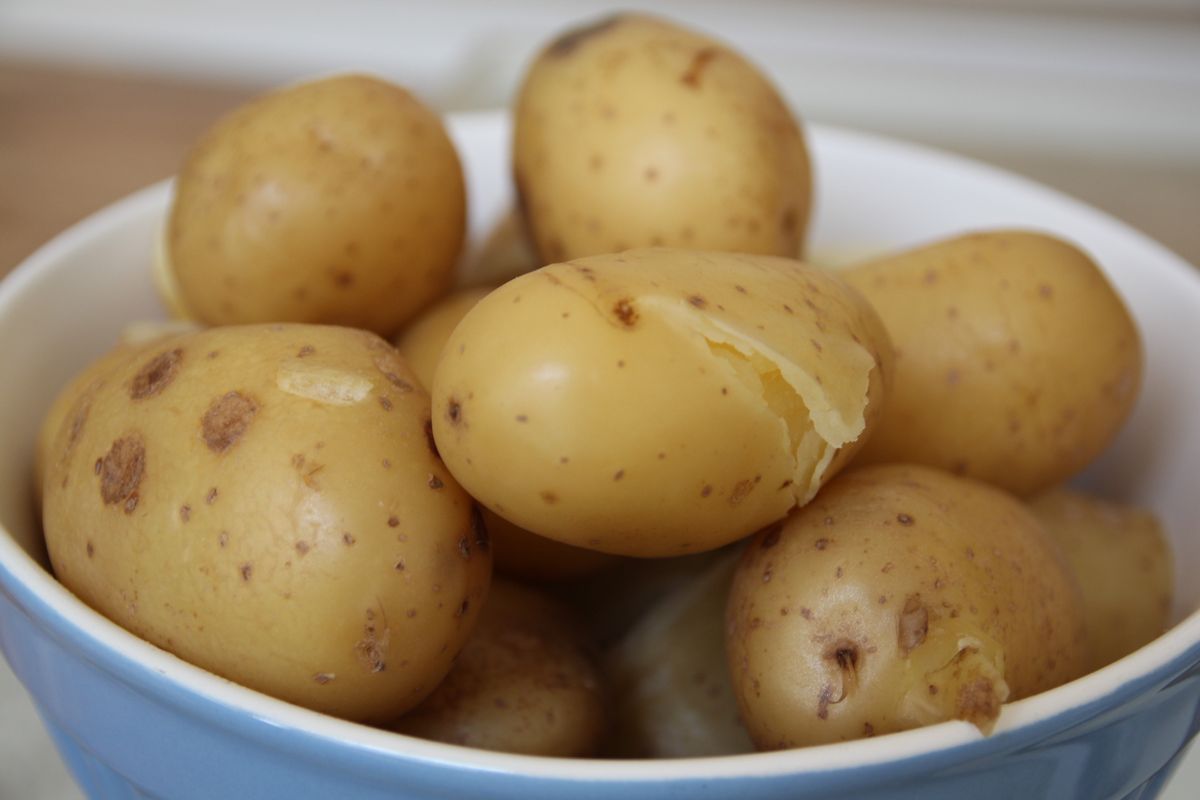 How long to boil potatoes the knowhow for the perfect spud Real Homes