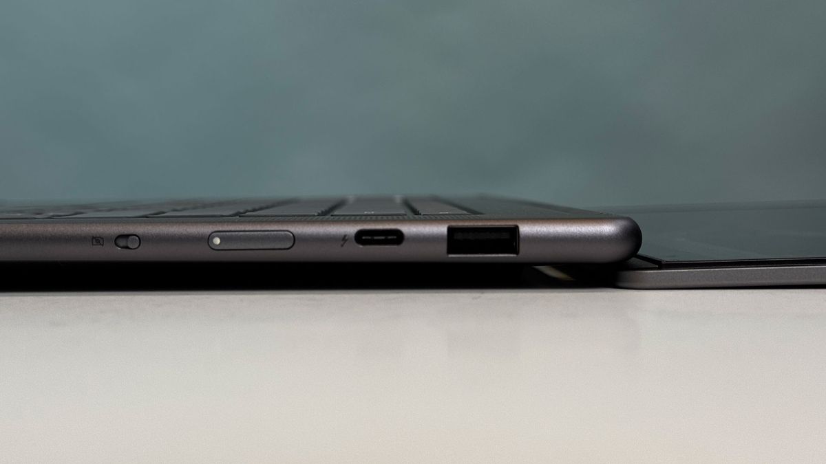 Lenovo Yoga Slim 7i Aura Edition