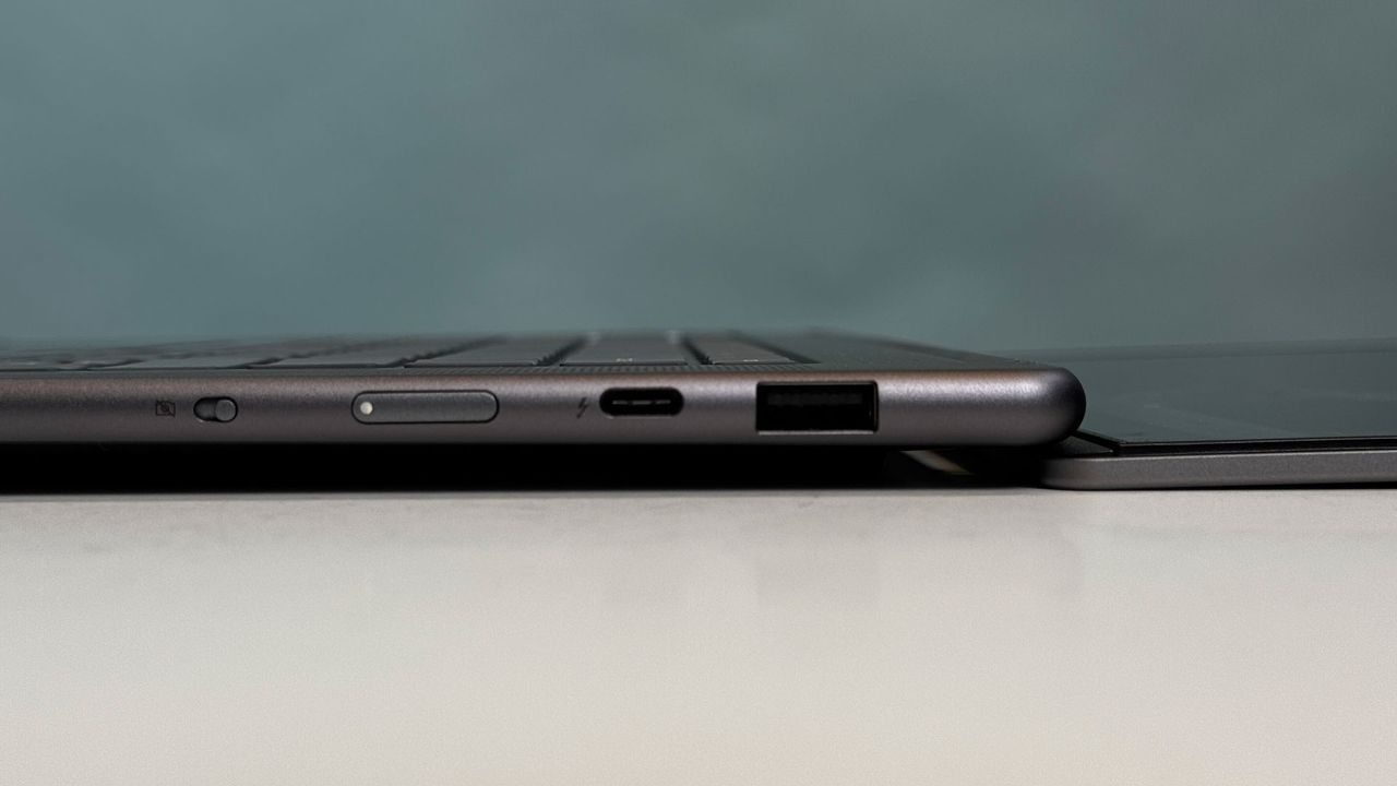Lenovo Yoga Slim 7i Aura Edition