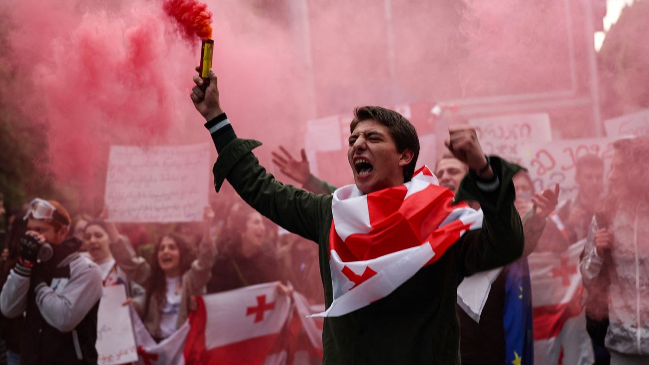 Protesters in Tbilisi rage against &quot;Russian law&quot;