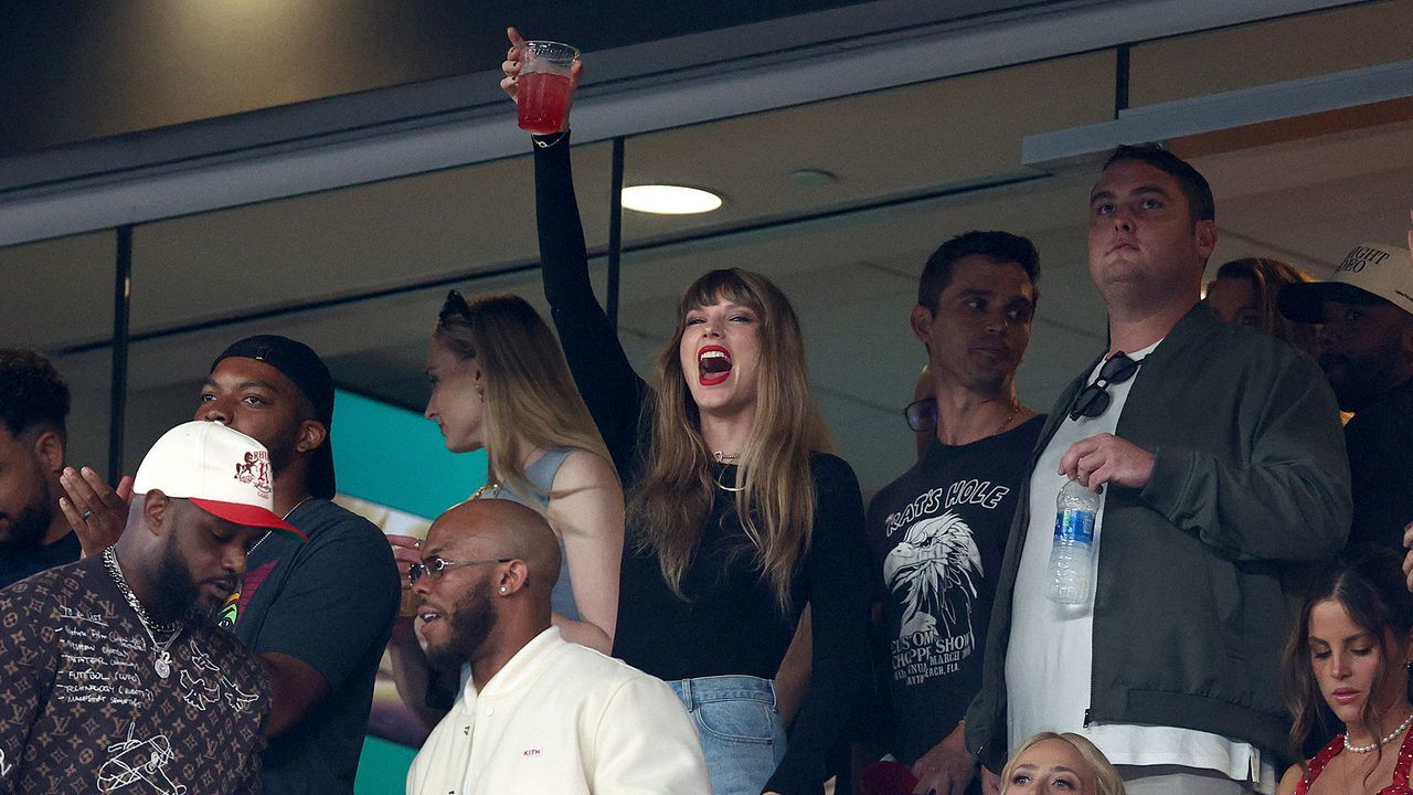 Taylor Swift cheers prior to the game between the Kansas City Chiefs and the New York Jets at MetLife Stadium on October 01, 2023 in East Rutherford, New Jersey.