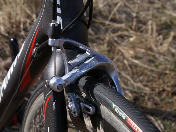 SRAM Red brake callipers give excellent stopping power and modulation, especially with Zipp pads