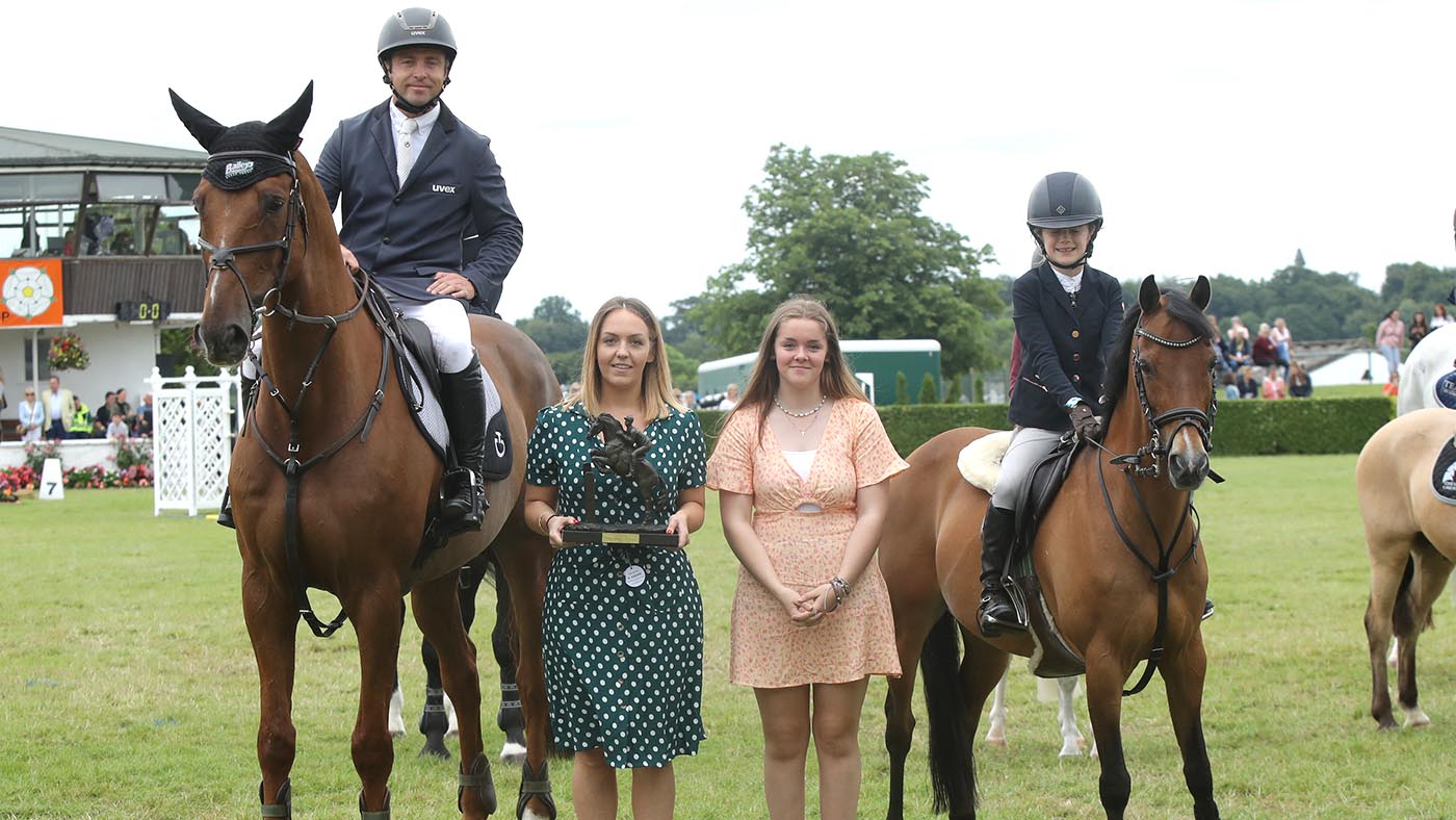 Copy-of-Ella-Kay-Kilcreen-Apollo-and-her-partner-Ben-Hobday-Shadow-Man.jpg
