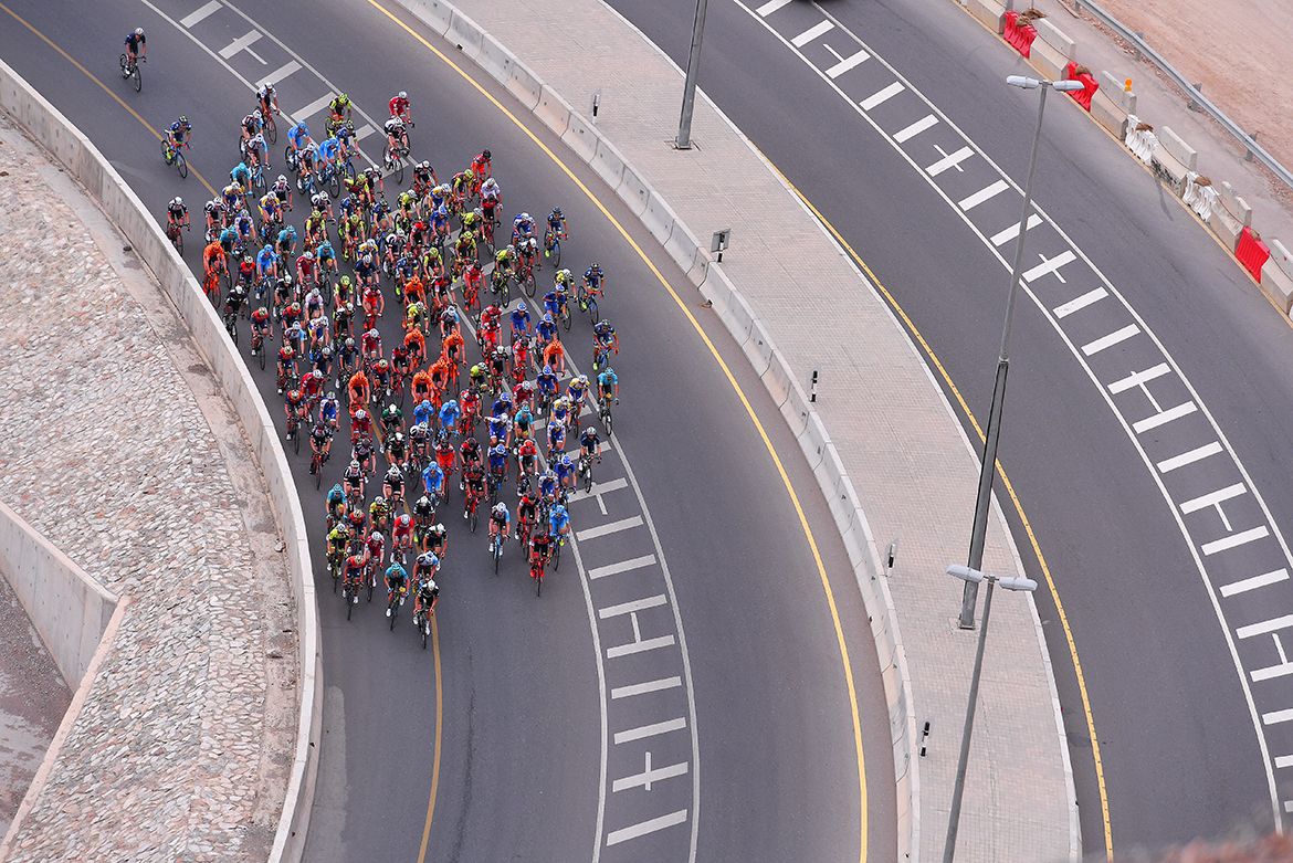 The bunch makes its way along with highway