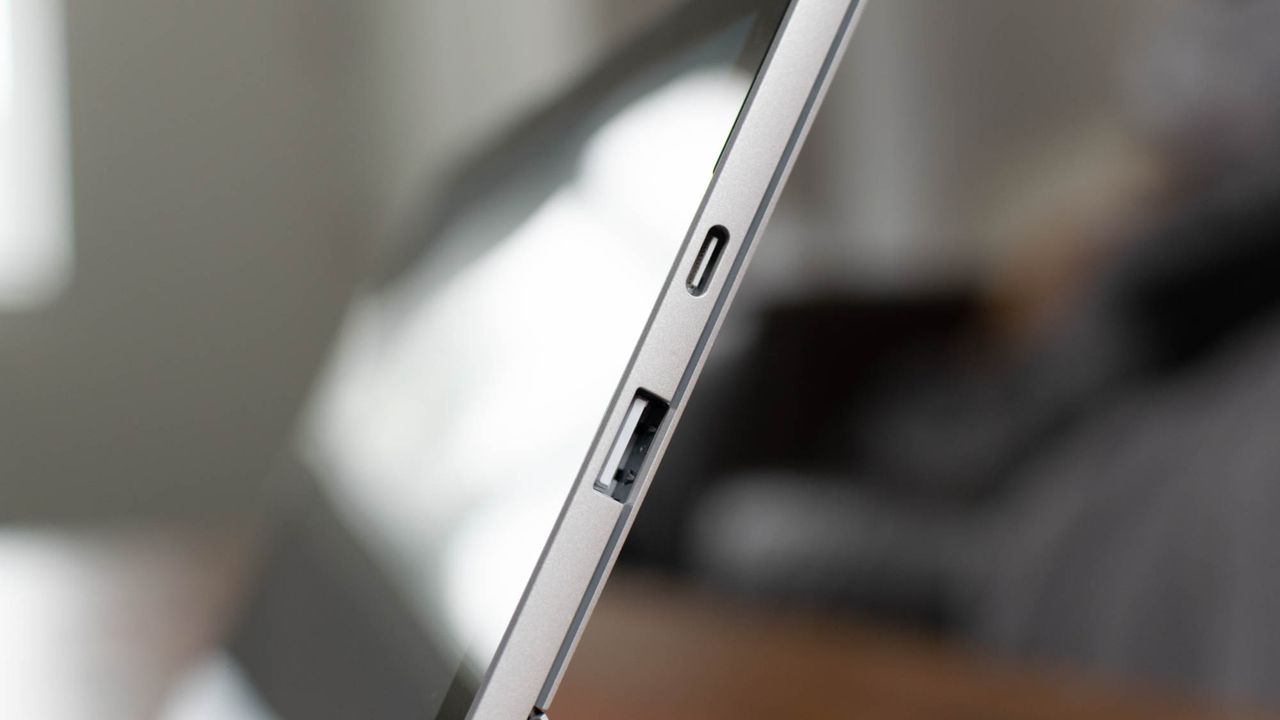 Microsoft Surface Pro 7+ ports