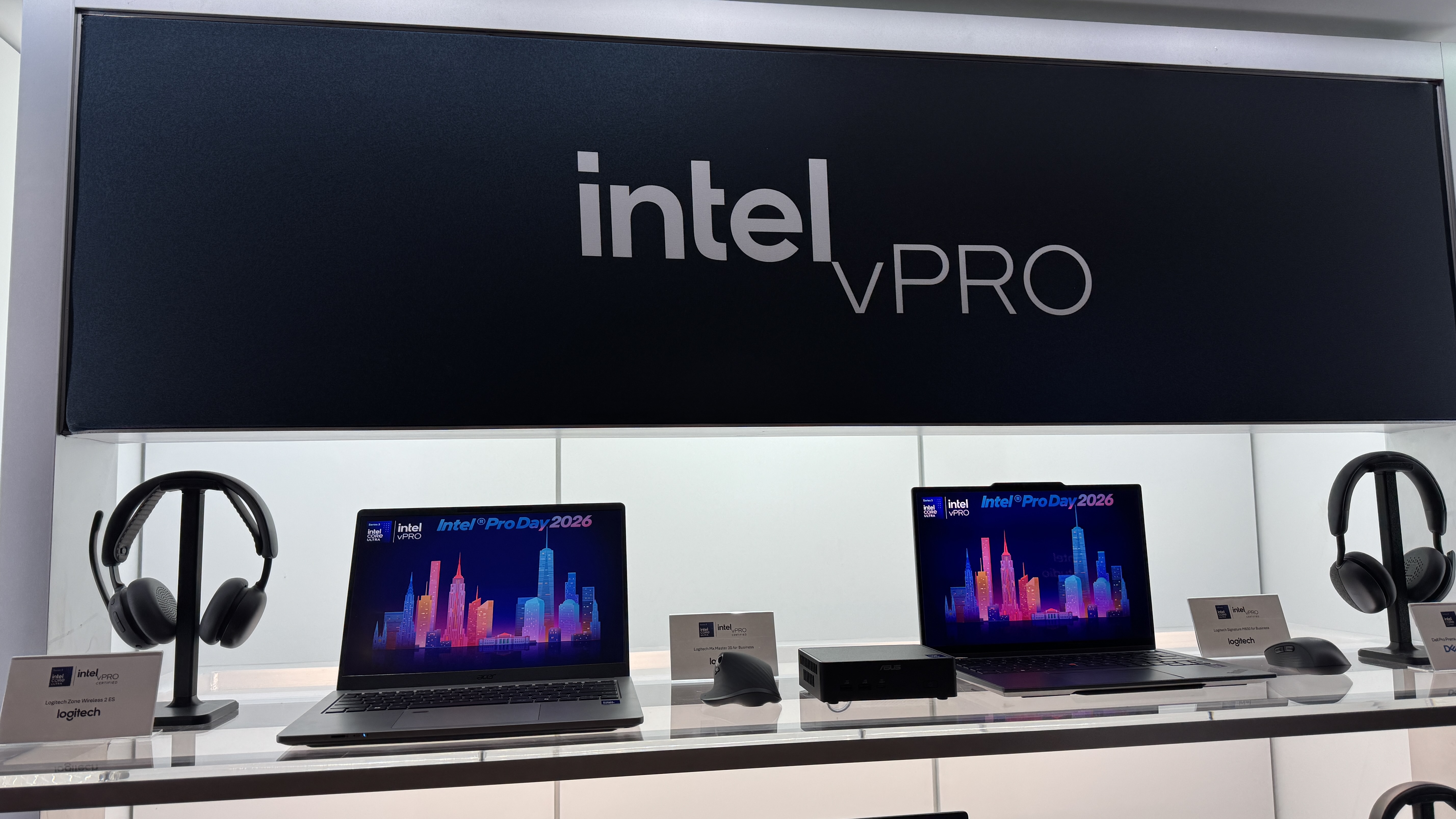 شعار Intel vPro.