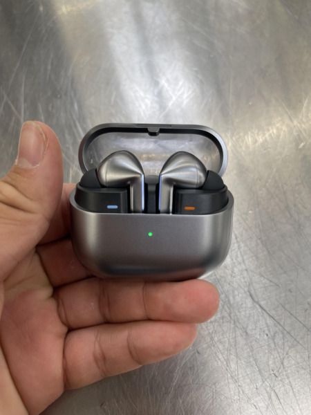 Galaxy Buds 3 Pro real life images leak