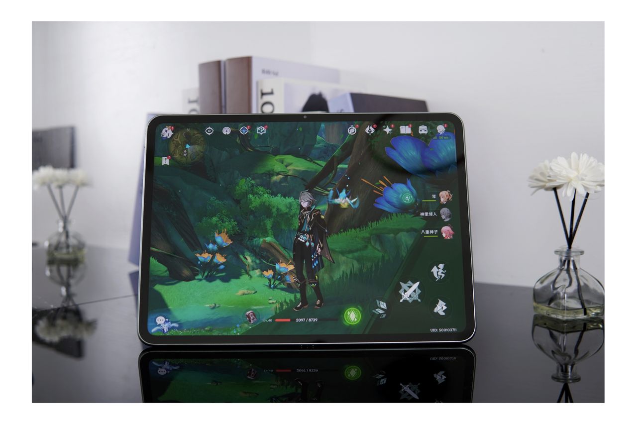 Leaked image of the OnePlus Pad Pro tablet with a video game on the screen
