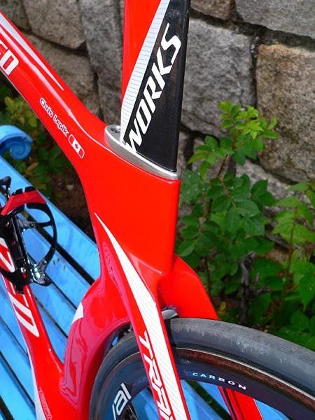 Sharp aero profiles characterize the rear of the seat cluster as well.