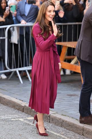 Kate Middleton wears Karen Millen dress