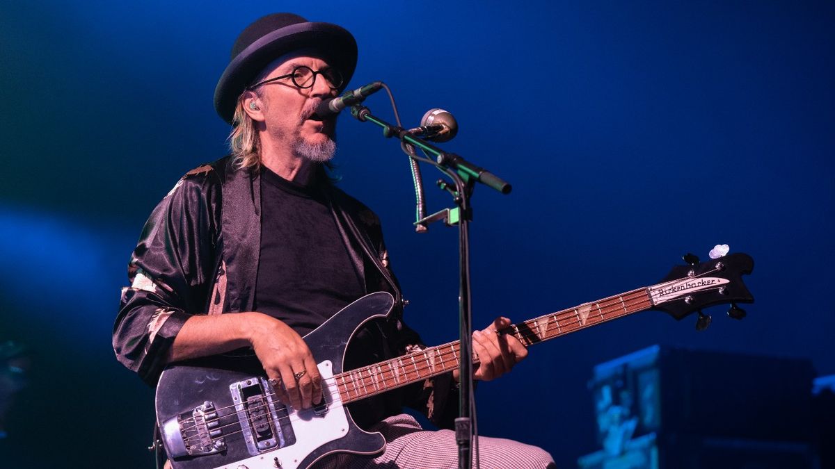 Les Claypool's reunited Fearless Flying Frog Brigade will perform Pink Floyd's Animals album in full on a huge North American tour