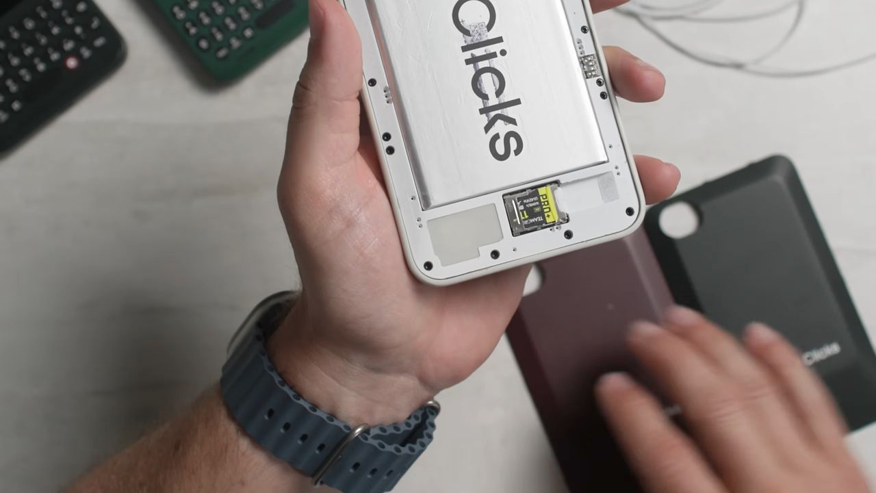 Hands-on video of the Clicks Communicator uploaded by the company