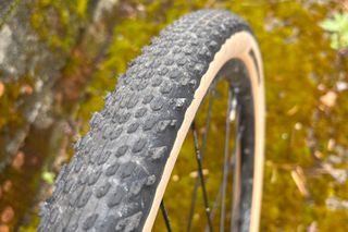 Specialized Tracer TLR gravel tyre