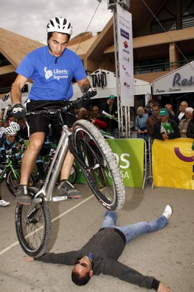 Demos to entertain spectators prior to the start