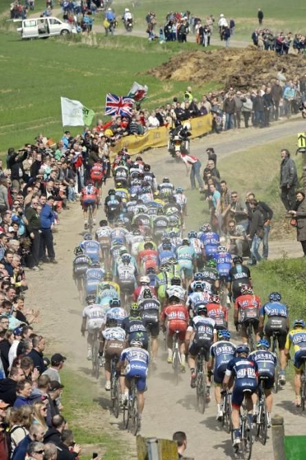 The peloton at Paris-Roubaix
