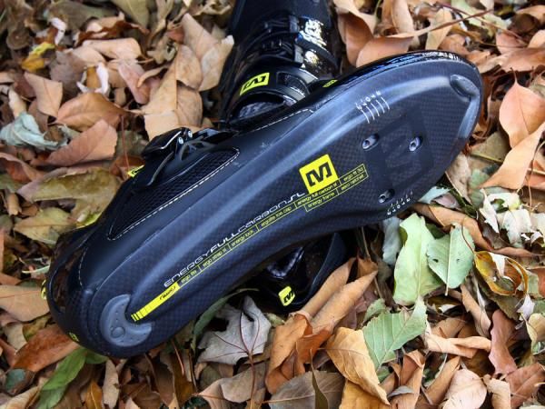 The carbon sole plate is stiff and thin with a claimed stack height of just 5.5mm and trick titanium cleat inserts.