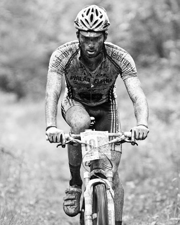 Mike Festa (Philadelphia Cyclismo) out-toughs the rain.