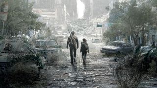 Joel y Ellie caminando juntos en la serie The Last of Us