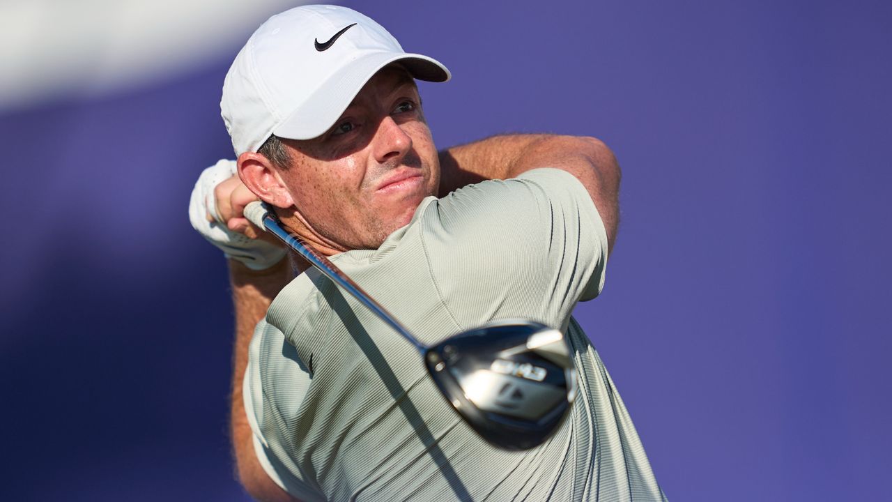 Rory McIlroy takes a shot at the DP World Tour Championship