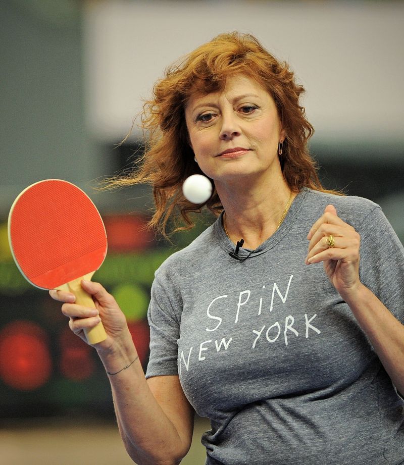 Susan Sarandon speelt een aantal ernstige pingpong