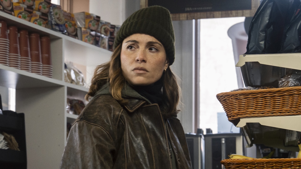 Eva undercover on an op in CBS' FBI Season 8x15