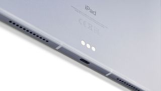 Apple iPad Air 2020 build