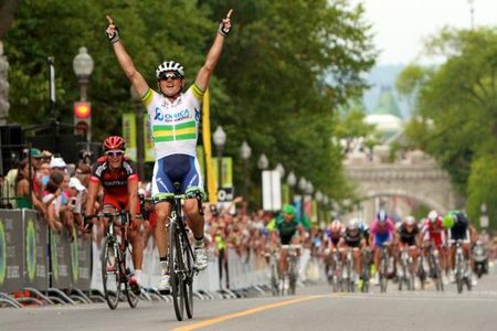 Orica-GreenEdge's Simon Gerrans beat Greg Van Avermaet (BMC) for the win