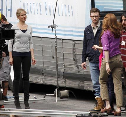 Cameron Diaz and Justin Timberlake on the set of Bad Teacher