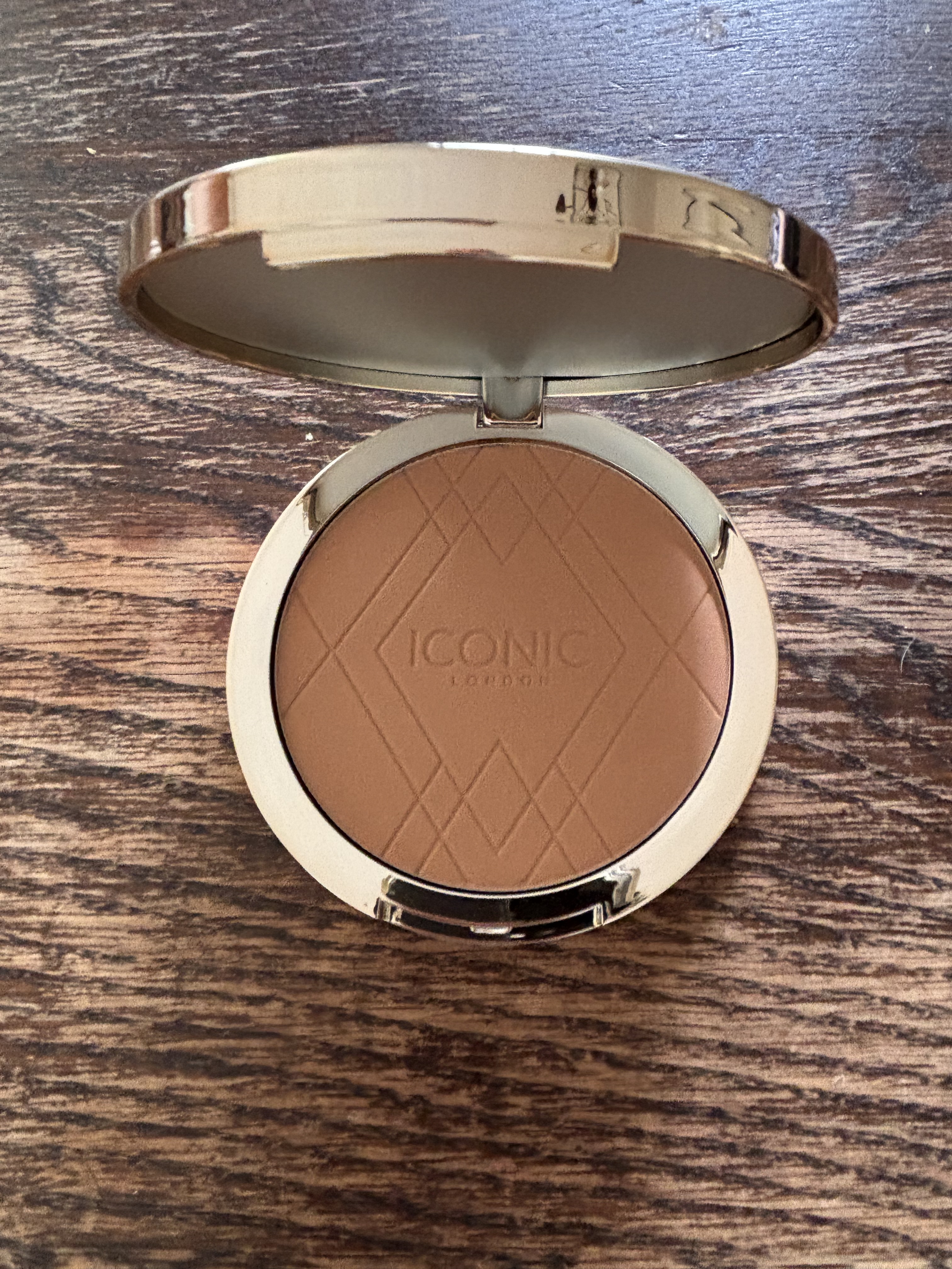 Iconic Ultimate Bronzing Powder