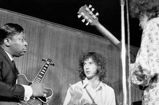 B.B. King, Eric Clapton and Elvin Bishop jam onstage in 1967