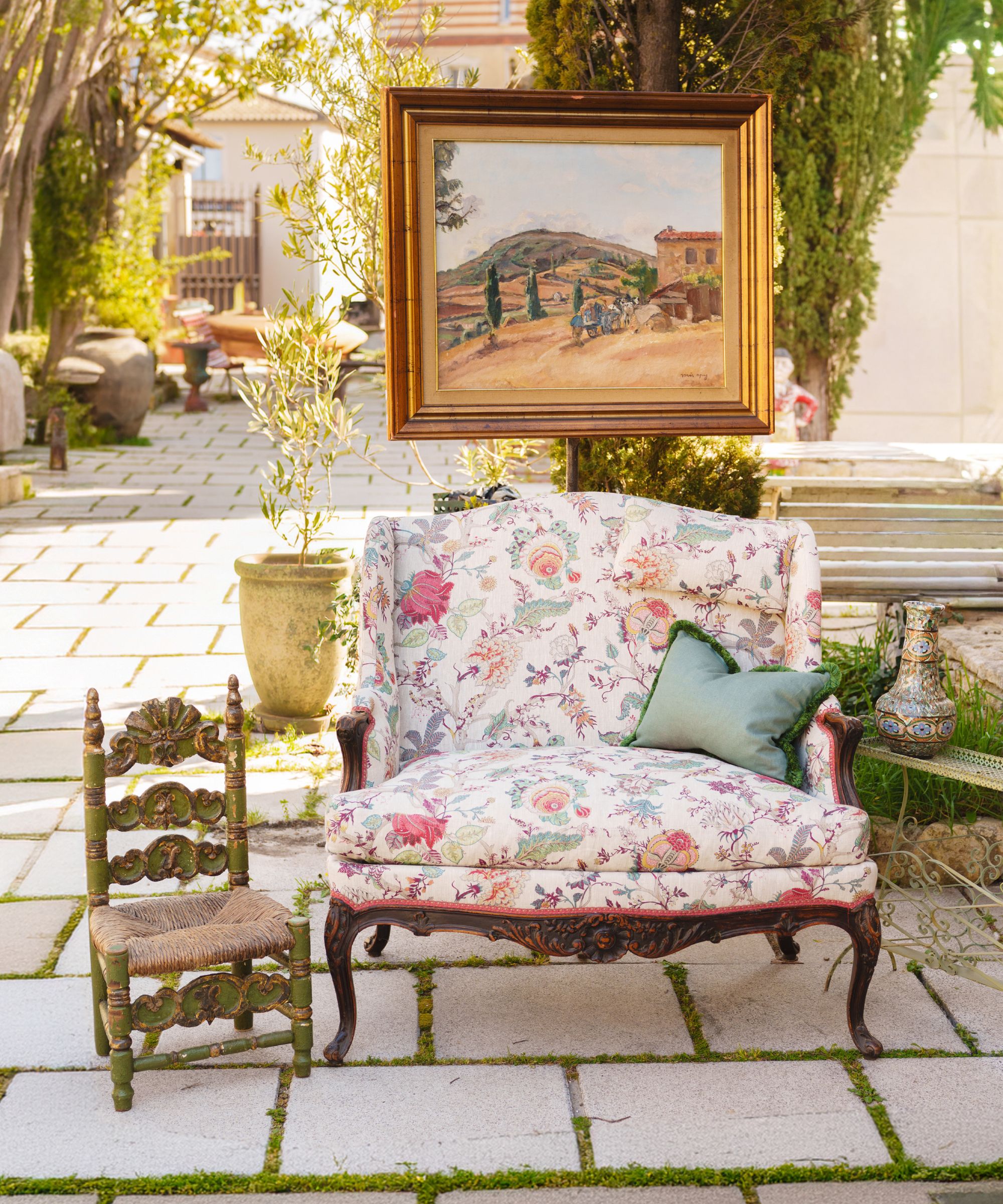 Painting at a French brocante