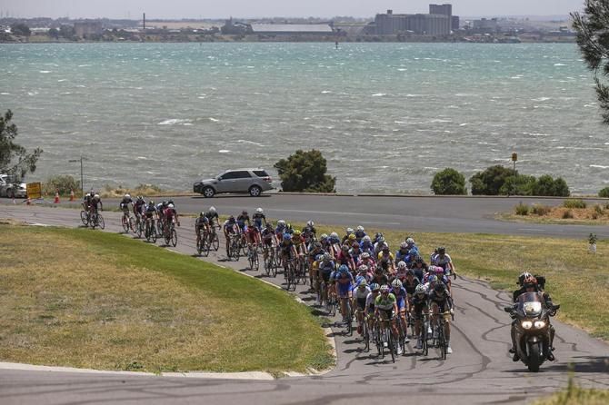 The men's field race along the windswept coast line