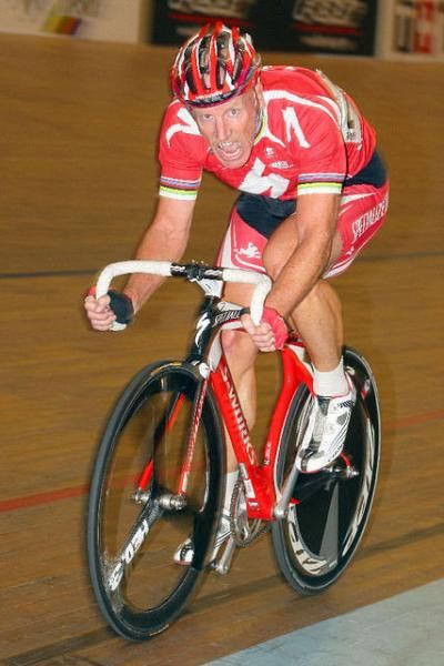 Larry Nolan in the men's points race.