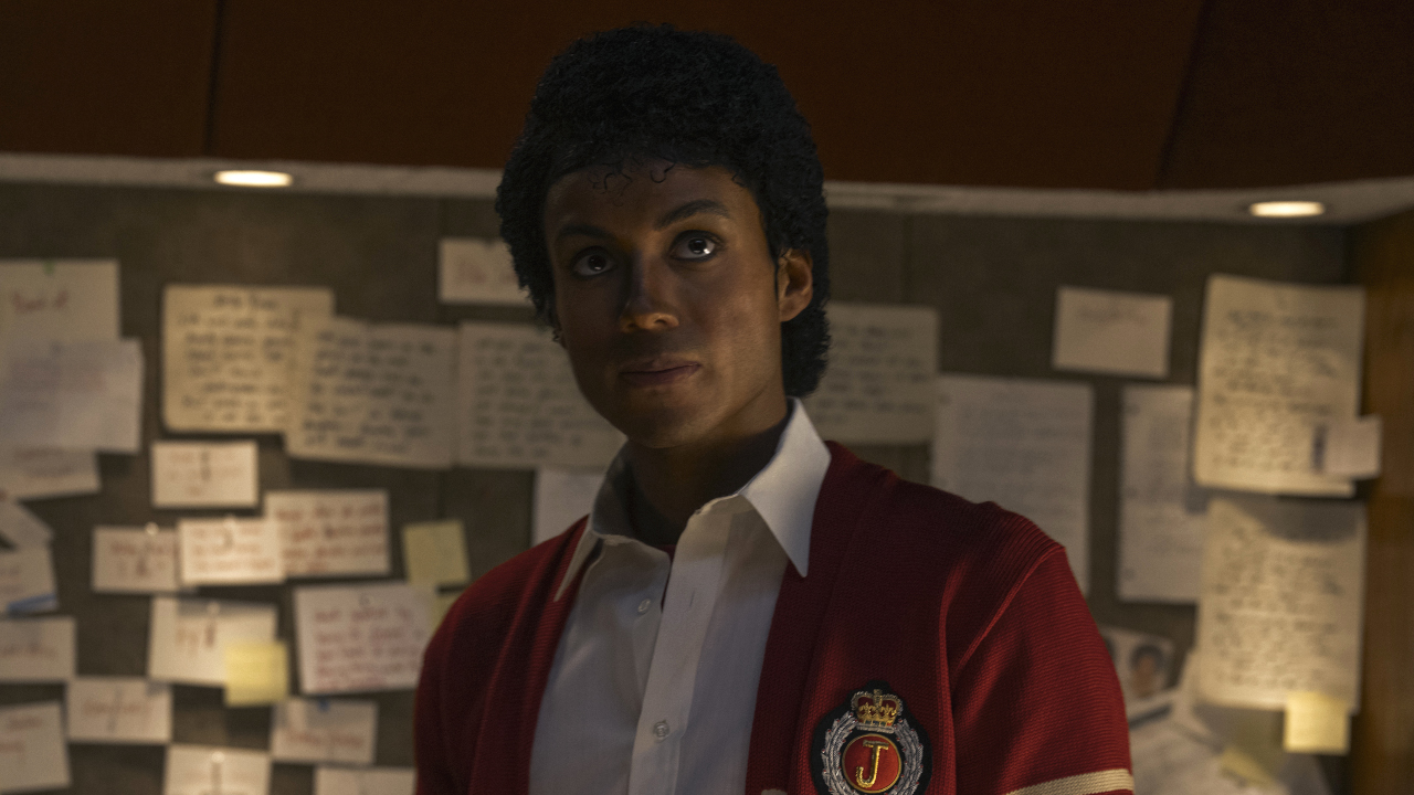 Michael Jackson (Jaafar Jackson) looks ahead in Michael.