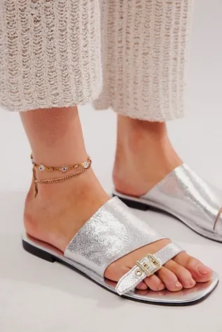 Mila Minimal Flat Sandals