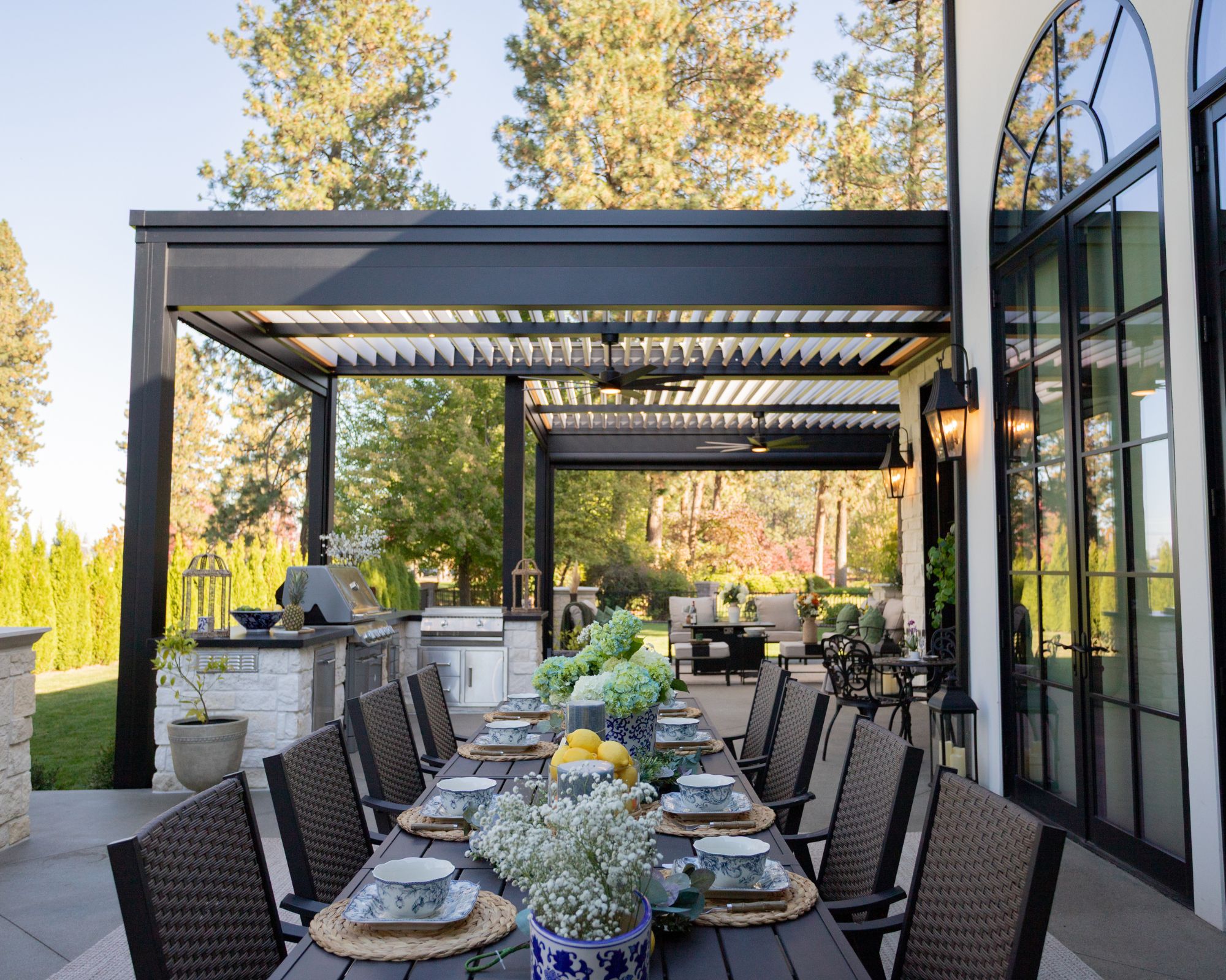 David Henrie pergola