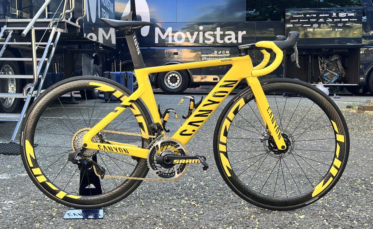 Yellow everything for Annemiek van Vleuten