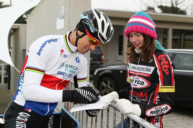 There was time to sign autographs.