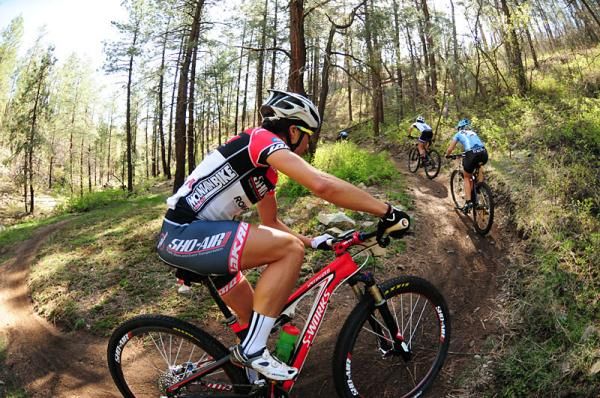 Pua Mata (Sho Air-Specialized) on her way to victory in the Whiskey 50