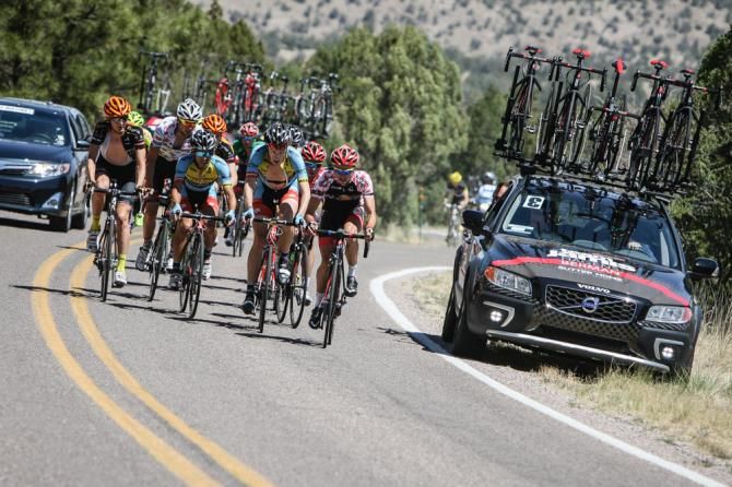 Team Smartstop and Jamis push the pace on the front of the breakaway