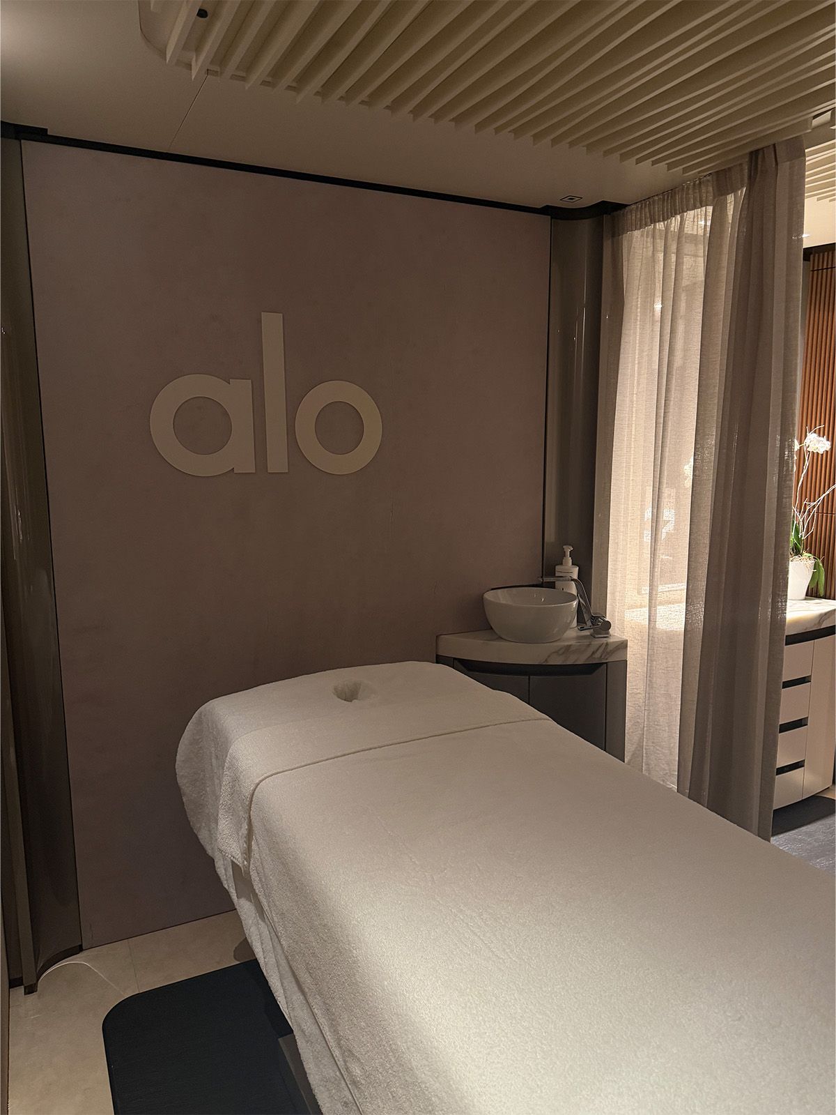 The treatment room on the Alo yacht.