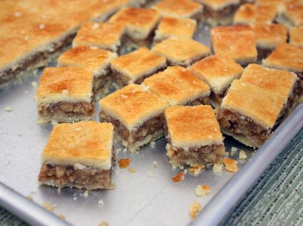 Kinetic Koffee is branching out into the energy bar market with its Gearhead Go Bar. It's baked locally using just eight ingredients (including honey) and it's awfully tasty.