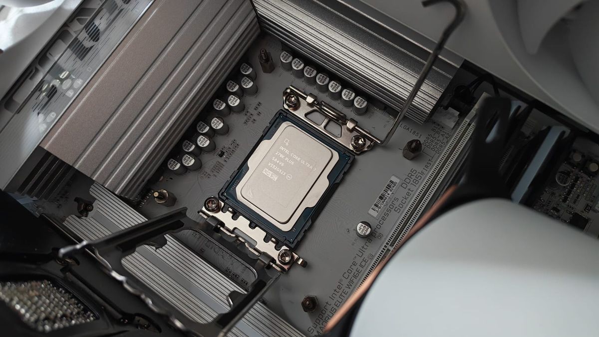An Intel Core Ultra 7 270K Plus newly seated on the LGA 1851 socket