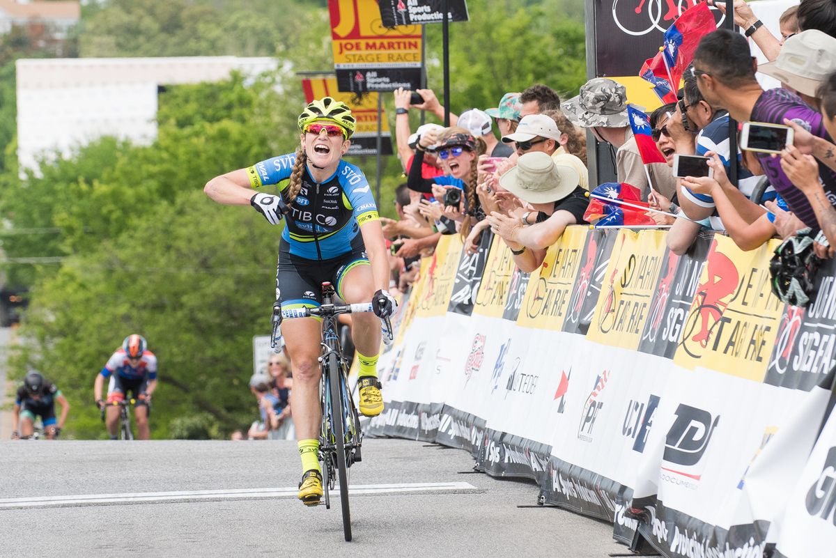 Lauren Stephens (Tibco-Silicon Valley Bank) celebrates her victory